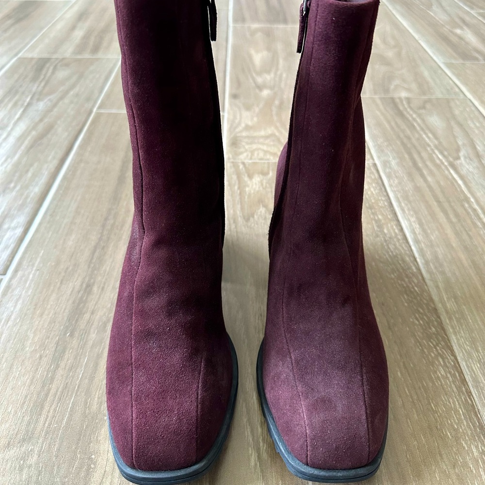 NWOT Naked Feet Suede Boots Size 6